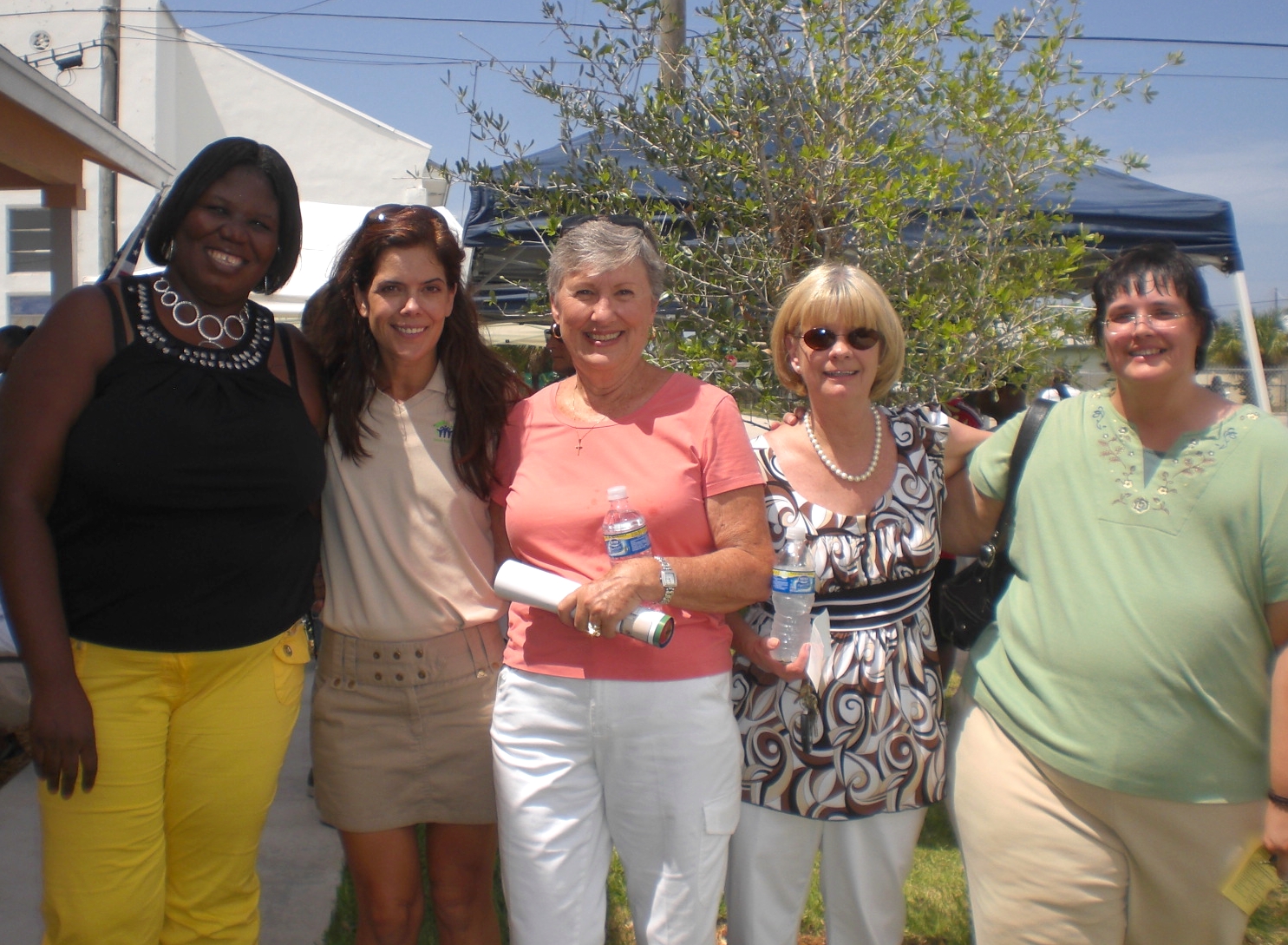 Renette Nelson, Gina Graves, Judy Ijams, Robin Williams and Stephanie Decou.