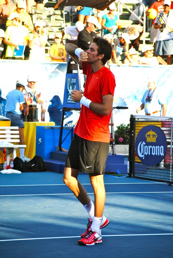 Juan Martin del Potro kisses his surgically repaired wrist after winning the Delray Beach International Tennis Championships.