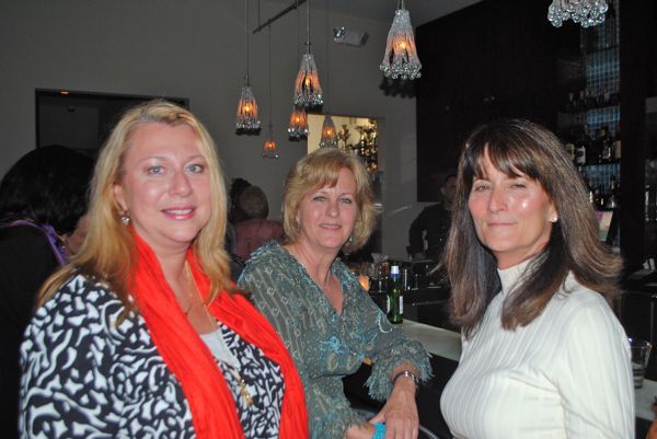 Diane Fish of Twin Fish Interline Travel, left, with Jane Jarvis of Wings of Class and Tonitta Queen. 